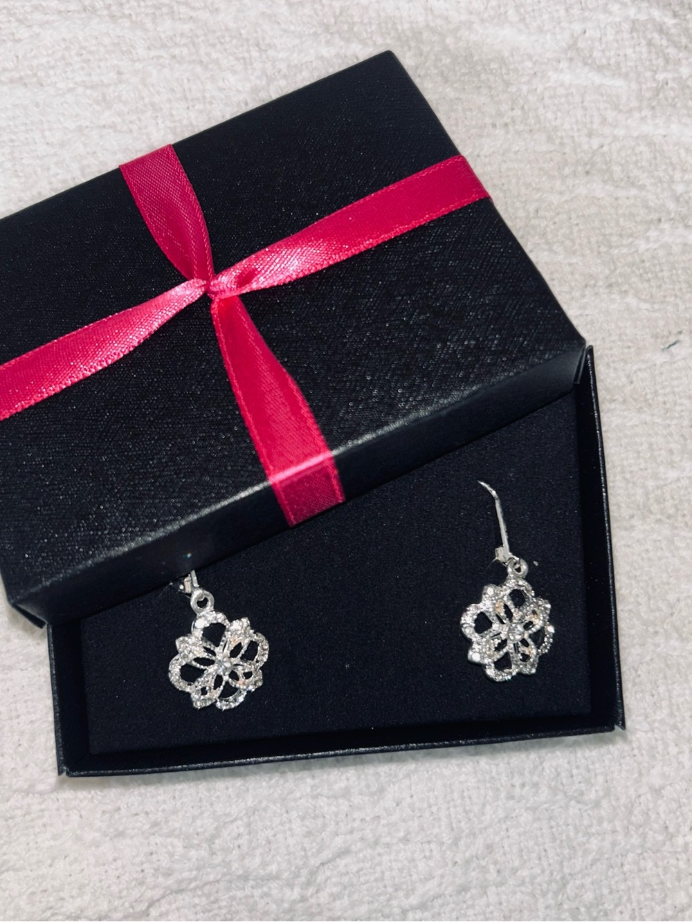 New in gift box leverback pierced fancy costume silver rhinestone earrings